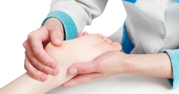 Déformation du pied valgus chez les enfants